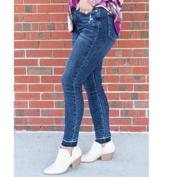 Judy Blue Tummy Control Jeans - 18W - Picture 2 of 8